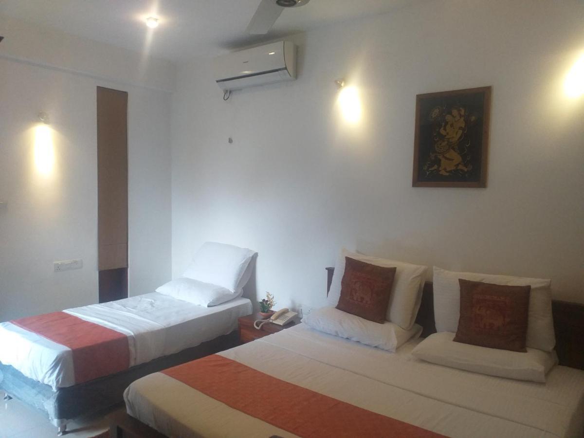 De Mansion Hotels Katugastota 외부 사진
